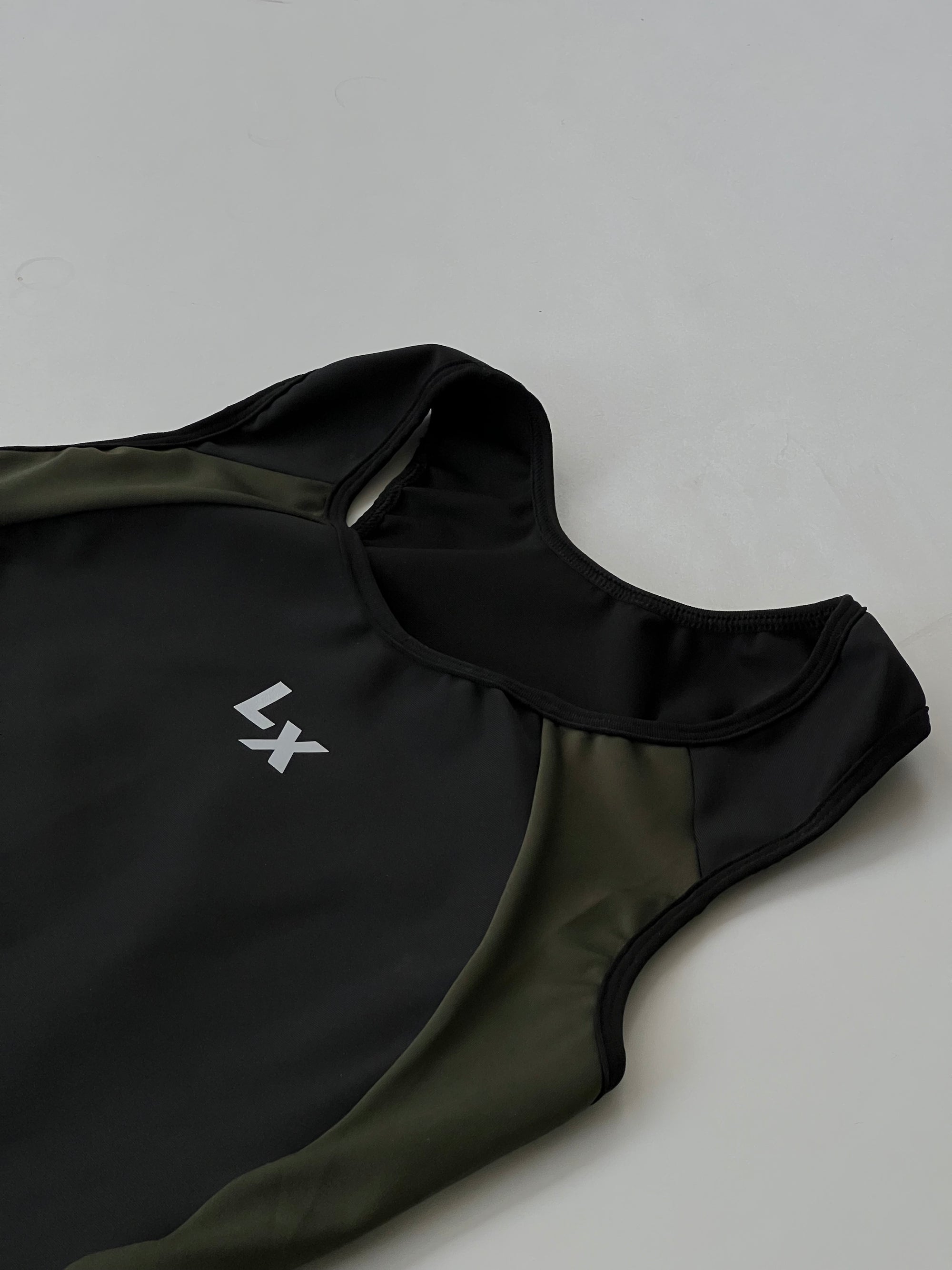 Singlet Titanium oliva