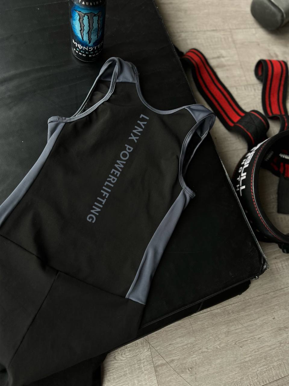 Singlet Power negro con gris
